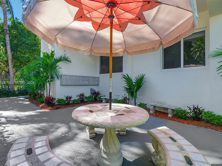 428 Collins Ave #7 — Photo 16