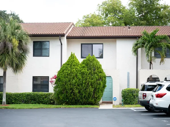21820 Cypress Circle #25c, Boca Raton, FL 33433