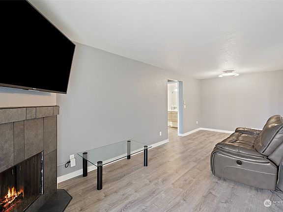 4th image of 9494 Redmond-Woodinville Road NE #B205