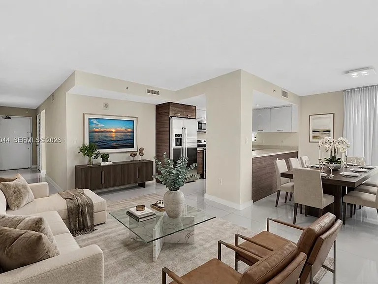 9901 E Bay Harbor Dr #803 — Photo 2