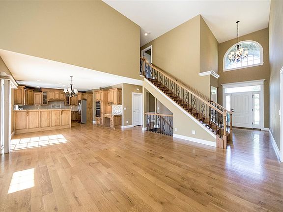 3rd image of 6808 N Basket Oak Dr