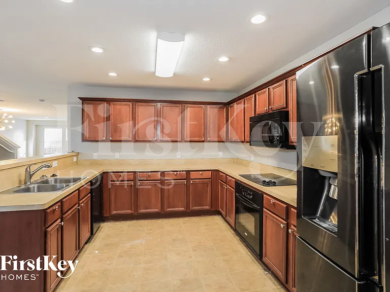 3905 Mantis St — Photo 6