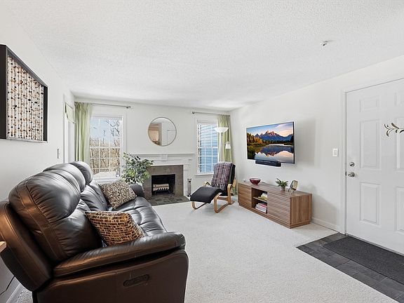 5th image of 30 Walden Dr APT 7