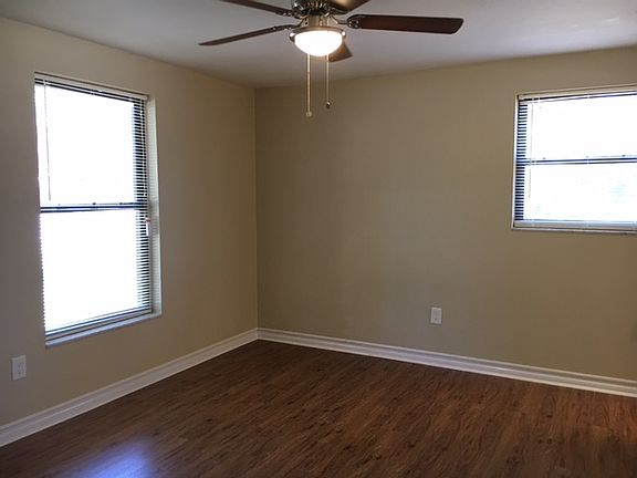 5th image of 1604 Lowry Ave