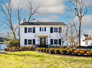 212 Taylor Ave, Glen Ellyn, IL 60137