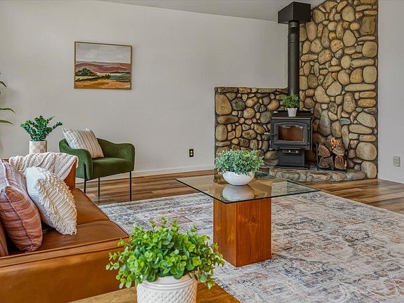 4th image of 16243 Behr Mountain Rd