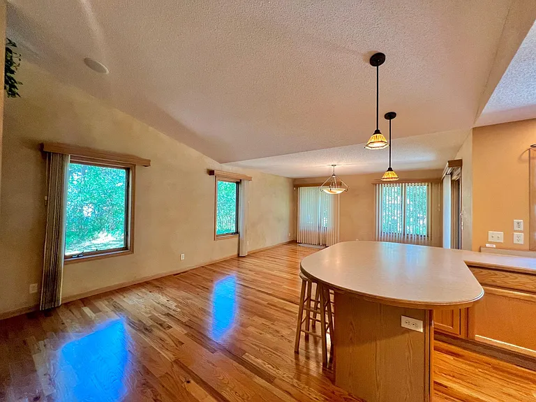 1701 Pheasant Run — Photo 9