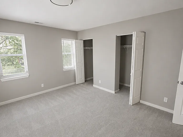 6932 NW Chapel Woods Ln — Photo 2