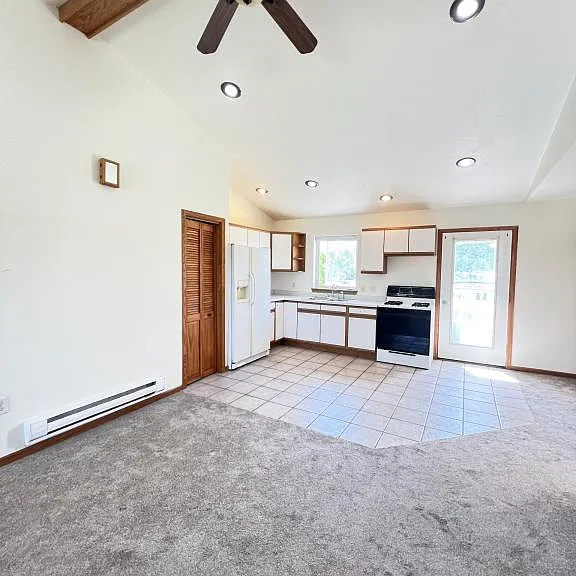 261 Wintergreen Dr — Photo 3