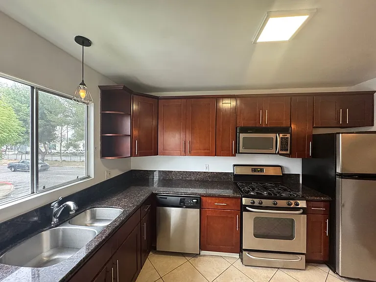 12157 Chandler Blvd — Photo 10