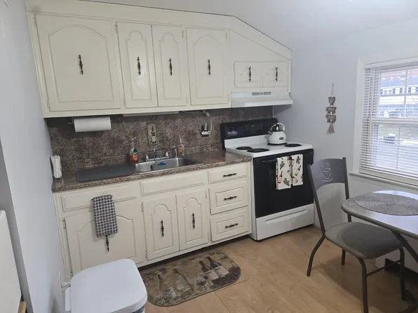 (undisclosed Address), Levittown, NY 11756