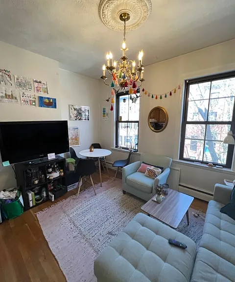 8 Milford St #4 — Photo 1