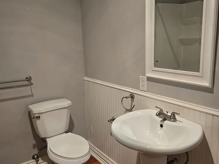 827 W Woodlawn Ave #2 — Photo 4