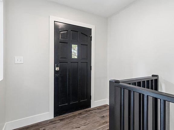 4th image of 1716 Sheffield Cir