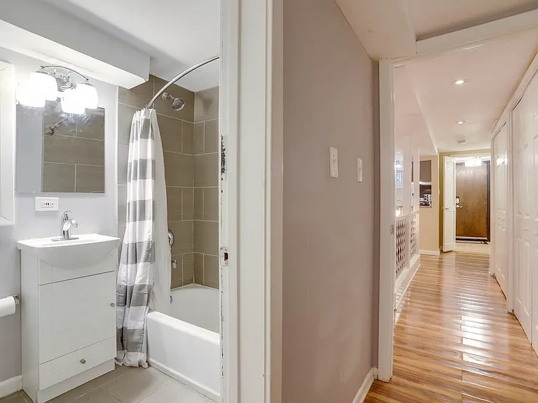 113 C St SE #1 — Photo 25