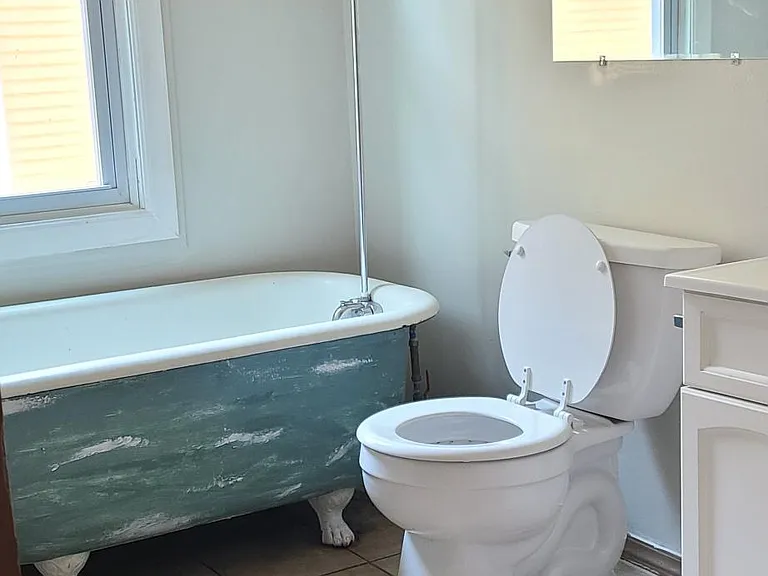 194 Altruria St #2 — Photo 7