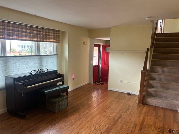 5th image of 205 Woodmont Dr