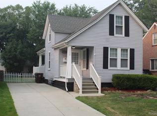 1552 Brys Dr, Grosse Pointe Woods, MI 48236