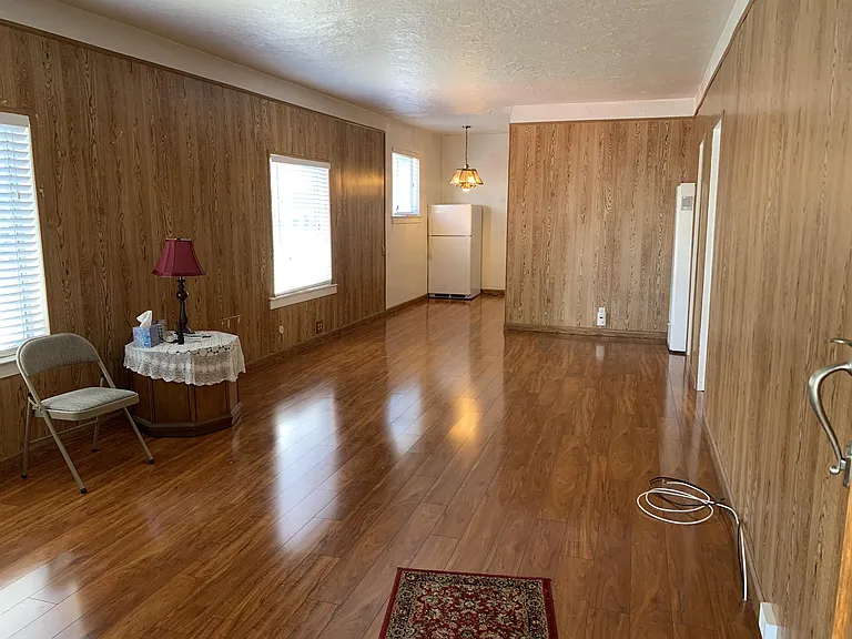 211 Waverly St — Photo 4