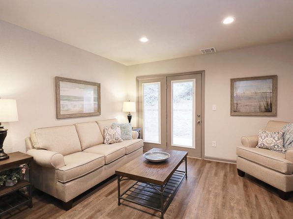 934 Courtside Dr #593