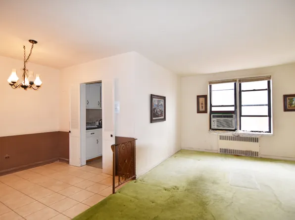 3655 Shore Parkway image 1 of 17