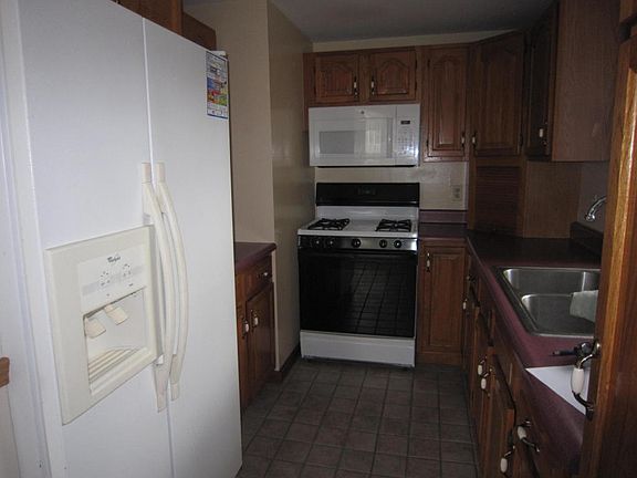 3rd image of 517 E Avenue A