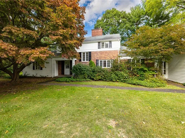22 Coniston Dr, Rochester, NY 14610