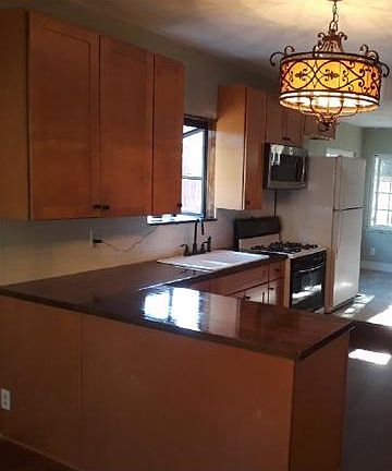 4th image of 875 N 19th St #1