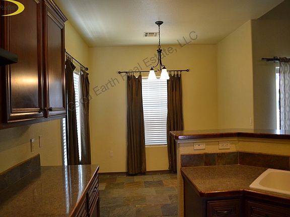 3rd image of 936 Flora Vista Dr