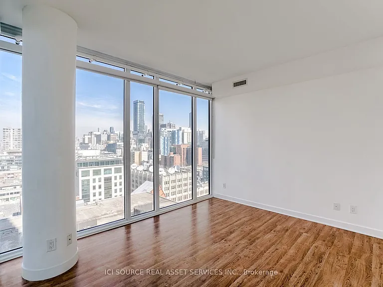 290 Adelaide St W #1504 — Photo 10