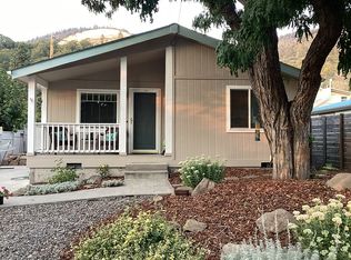 406 W Franklin St, Bingen, WA 98605