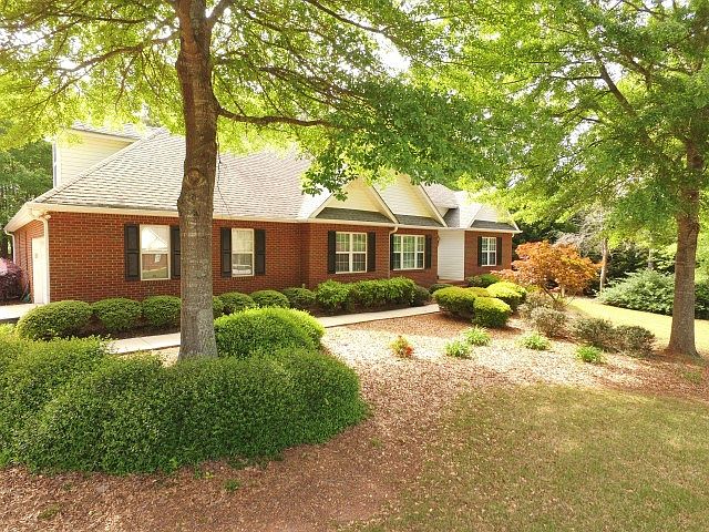 1st image of 201 Arthur Dr