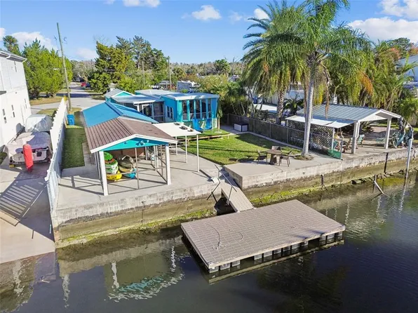 7091 Westwind St, Weeki Wachee, FL 34607