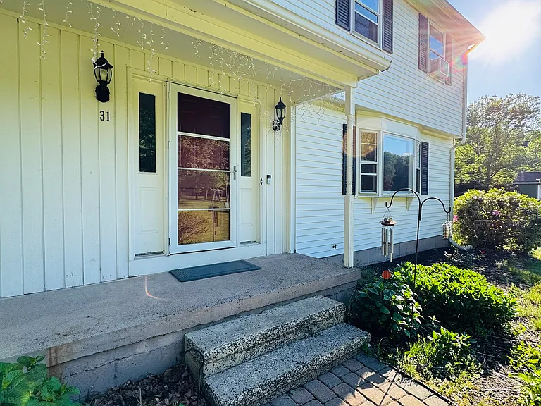 31 Juniper Ln — Photo 1
