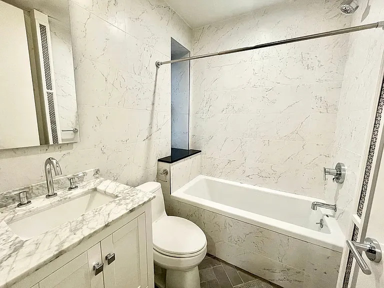 216 W 22nd St #3FE — Photo 4