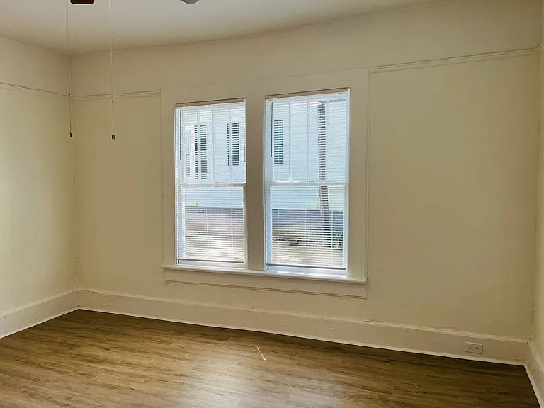 410 Alford St — Photo 12