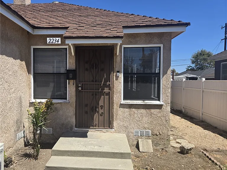2234 Euclid Ave — Photo 1