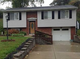 126 Persian Dr, Oakdale, PA 15071