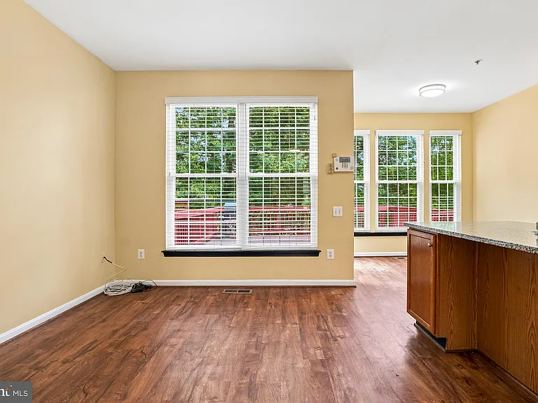 13711 Dunbar Ter — Photo 10