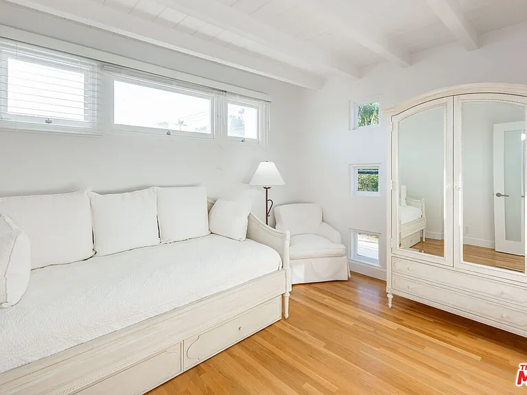 25212 Malibu Rd — Photo 41