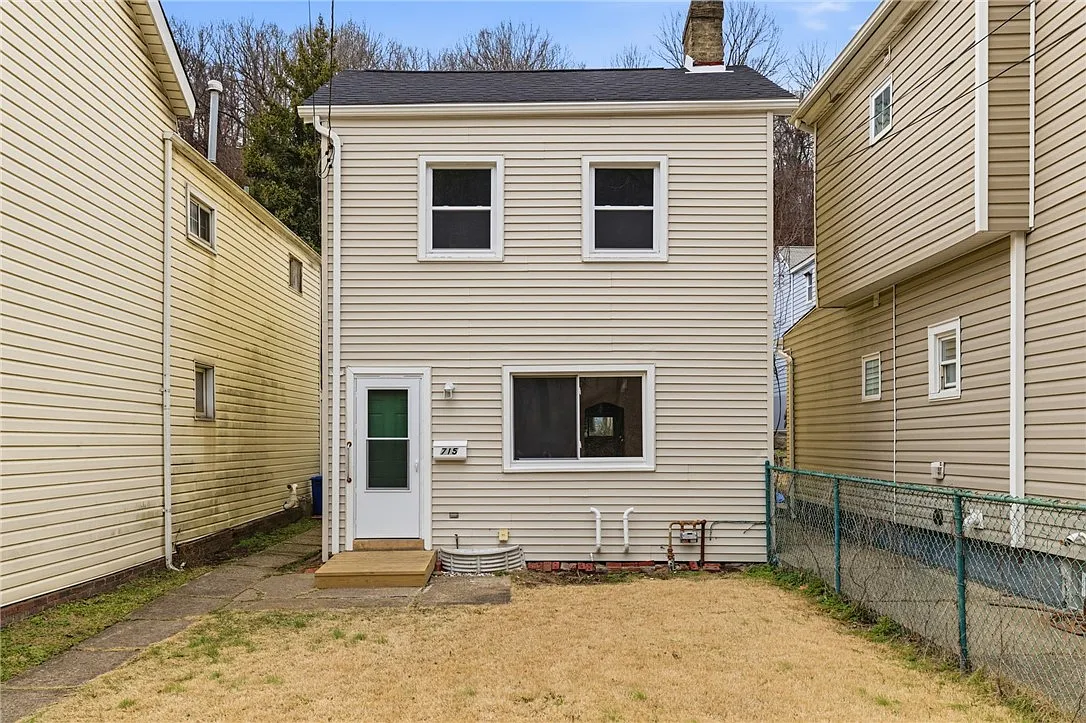 715 Saline St photo 1
