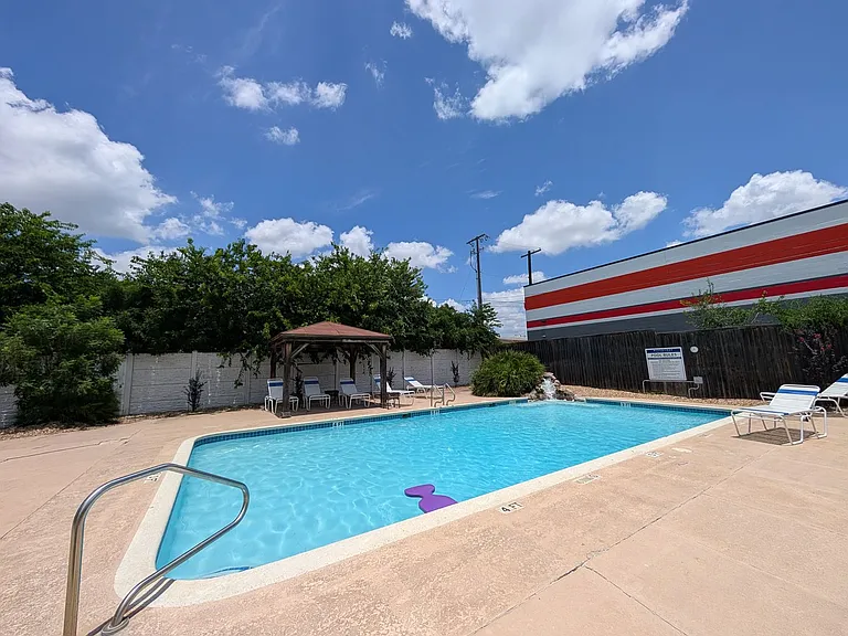 947 River Rock — Photo 38