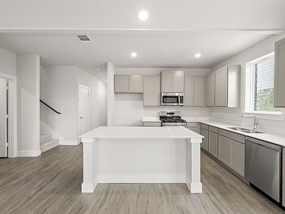 7th image of this home