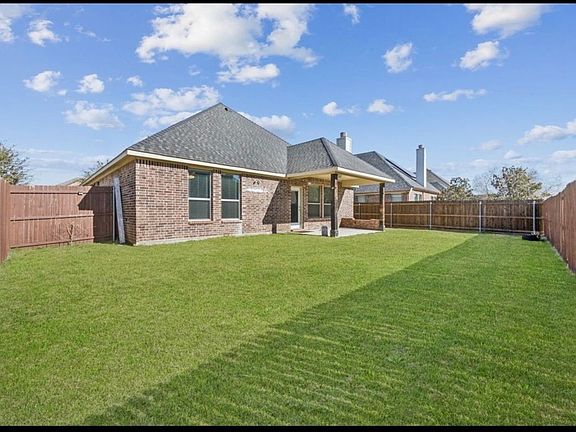 4th image of 725 Gray Wash Dr