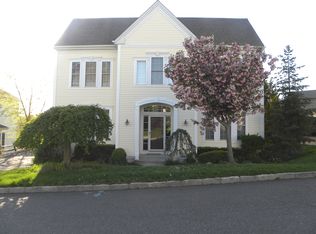 9 High Point Cir, Port Chester, NY 10573