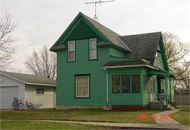 2nd image of 709 1st St NW
