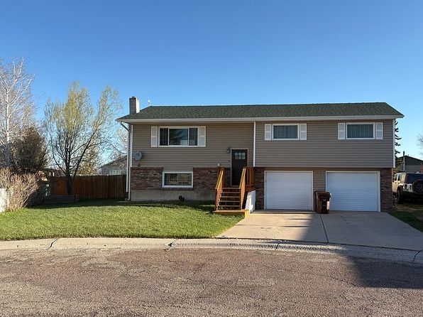 604 Tiara Ct N