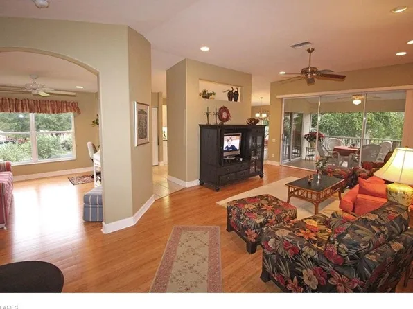 832 Carrick Bend Cir APT 201, Naples, FL 34110