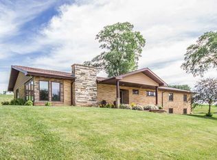 2162 Valley Ln, Cuba City, WI 53807