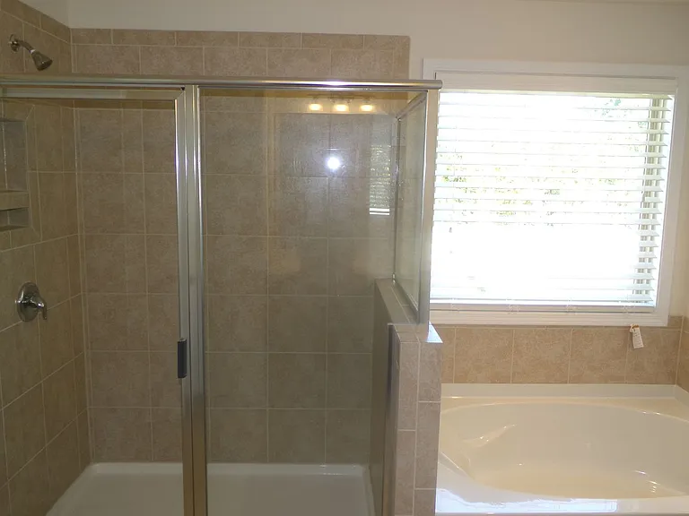 1419 Sawyer Ave — Photo 27